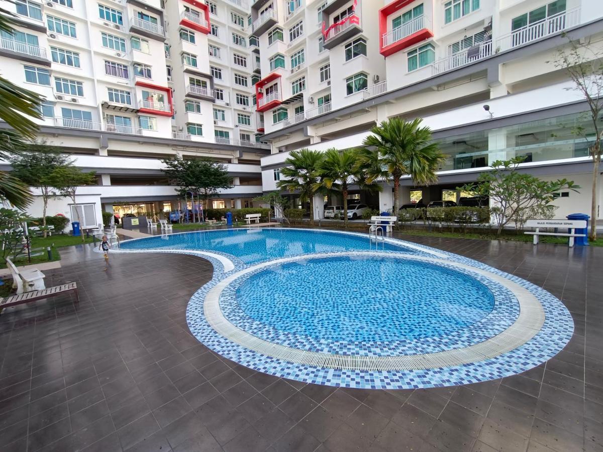 Klia Ehsan Residence Sepang Nilai Greenery 8 Pax Air-Con 外观 照片