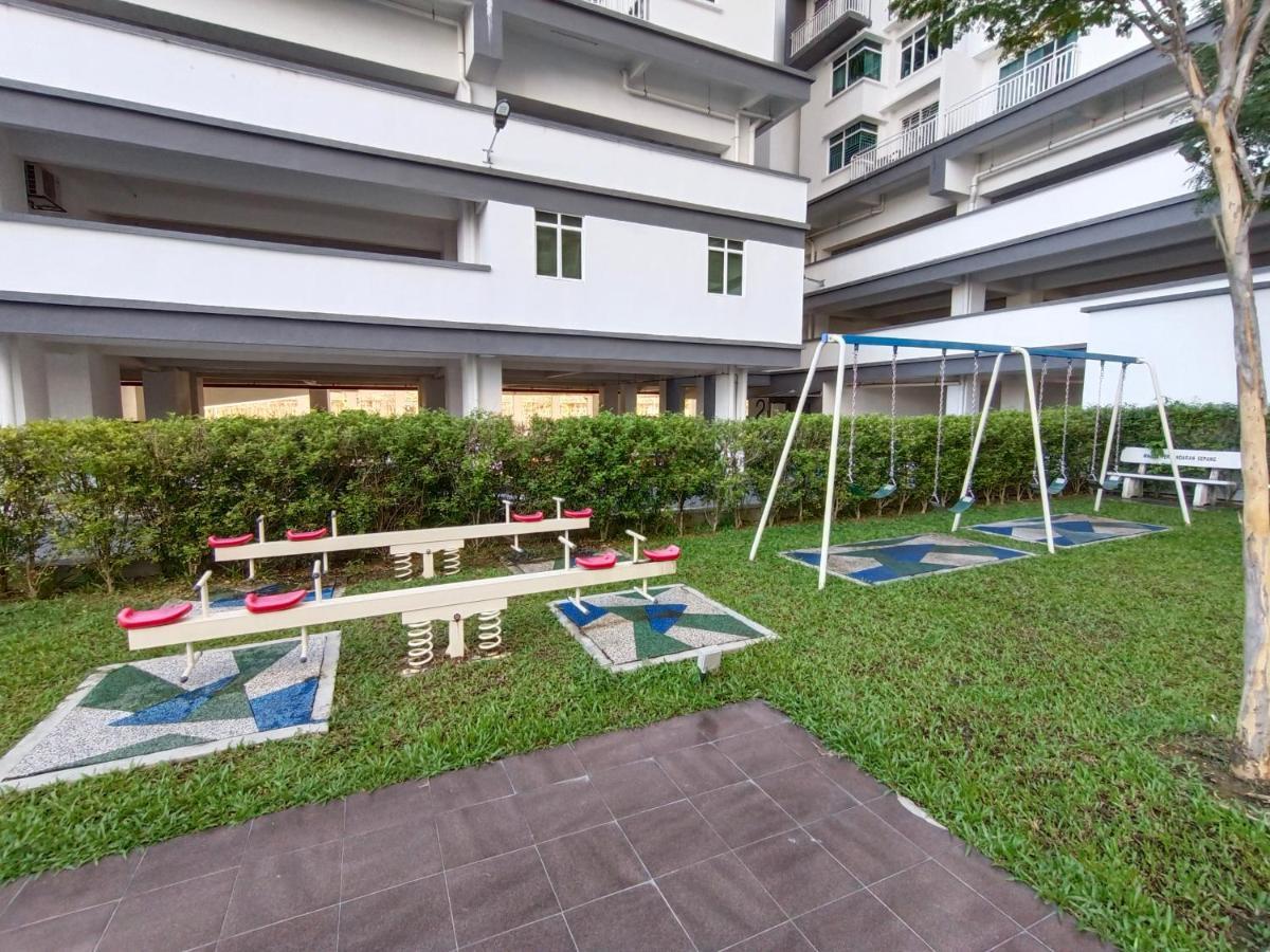 Klia Ehsan Residence Sepang Nilai Greenery 8 Pax Air-Con 外观 照片