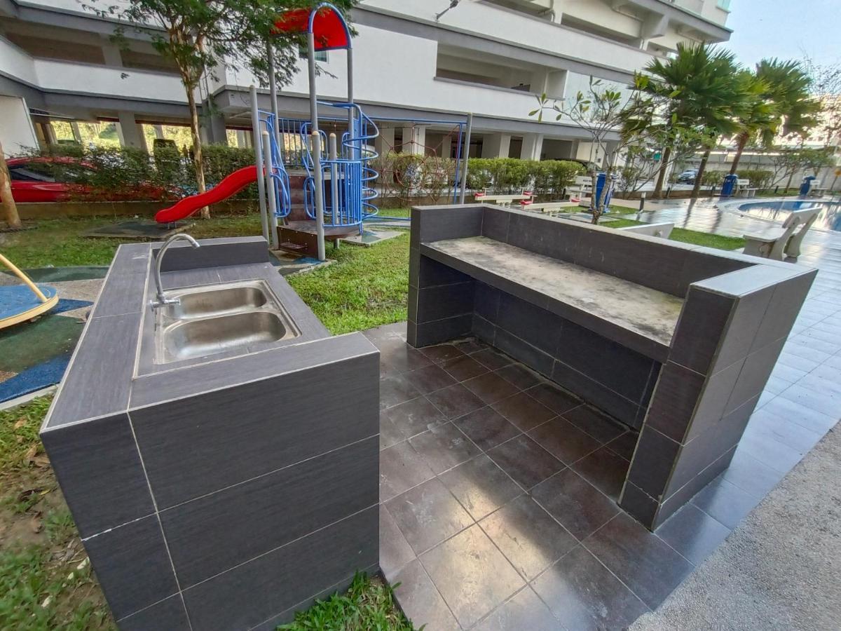 Klia Ehsan Residence Sepang Nilai Greenery 8 Pax Air-Con 外观 照片